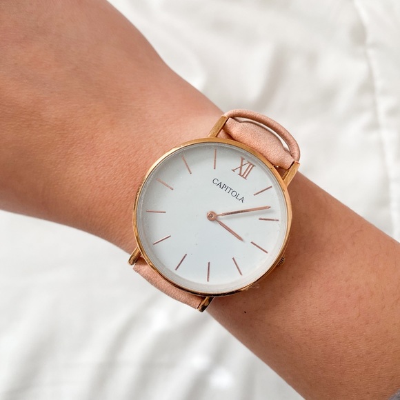 Women’s Watch - Picture 1 of 2